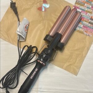 JS Waver Triple Barrel Hair Curler